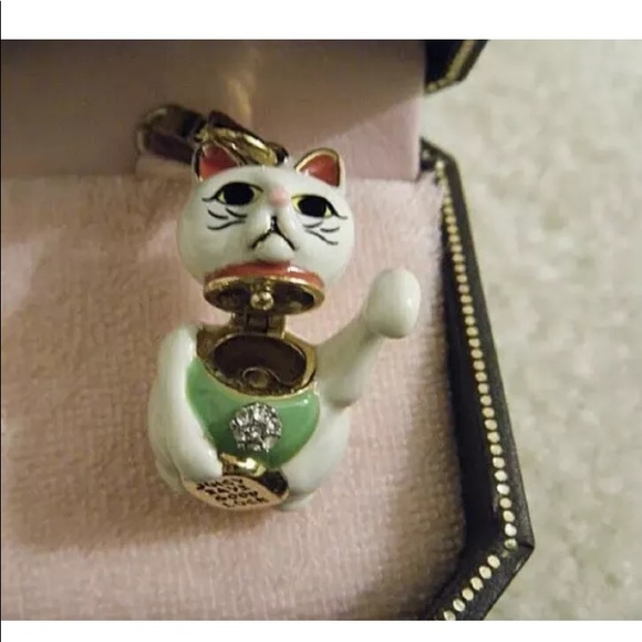 Juicy Couture LUCKY CAT CHARM NEW TAGGED BOX MANEKI NEKO JAPANESE GOOD LUCK - Picture 5 of 6